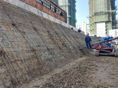上高建筑边坡支护