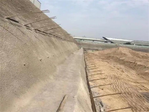 上高河道边坡加固
